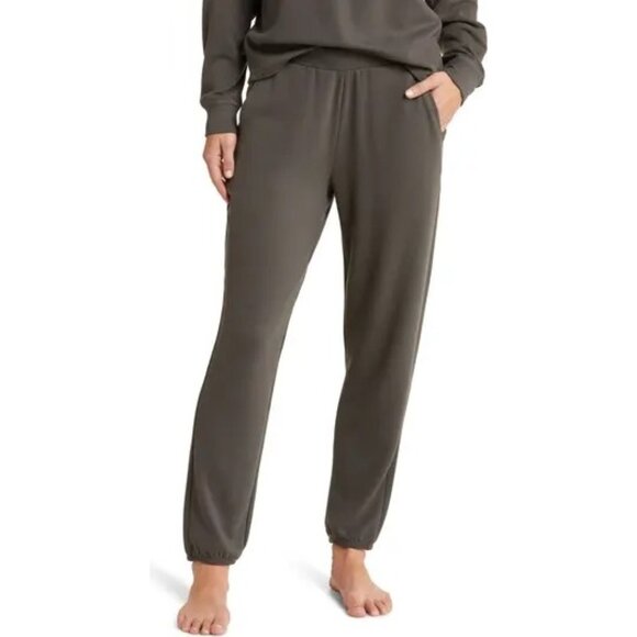 Barefoot Dreams Malibu Collection Butter Fleece Jogger Pants